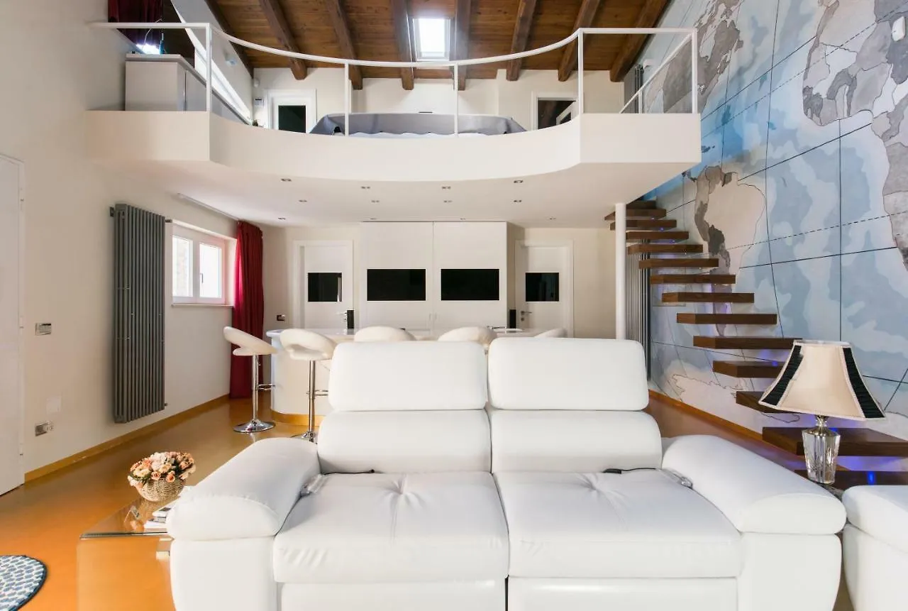 Luxury Loft Apartamento Roma 0*,